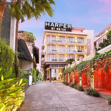 Harper Kuta Hotel By Aston Legian Exterior foto