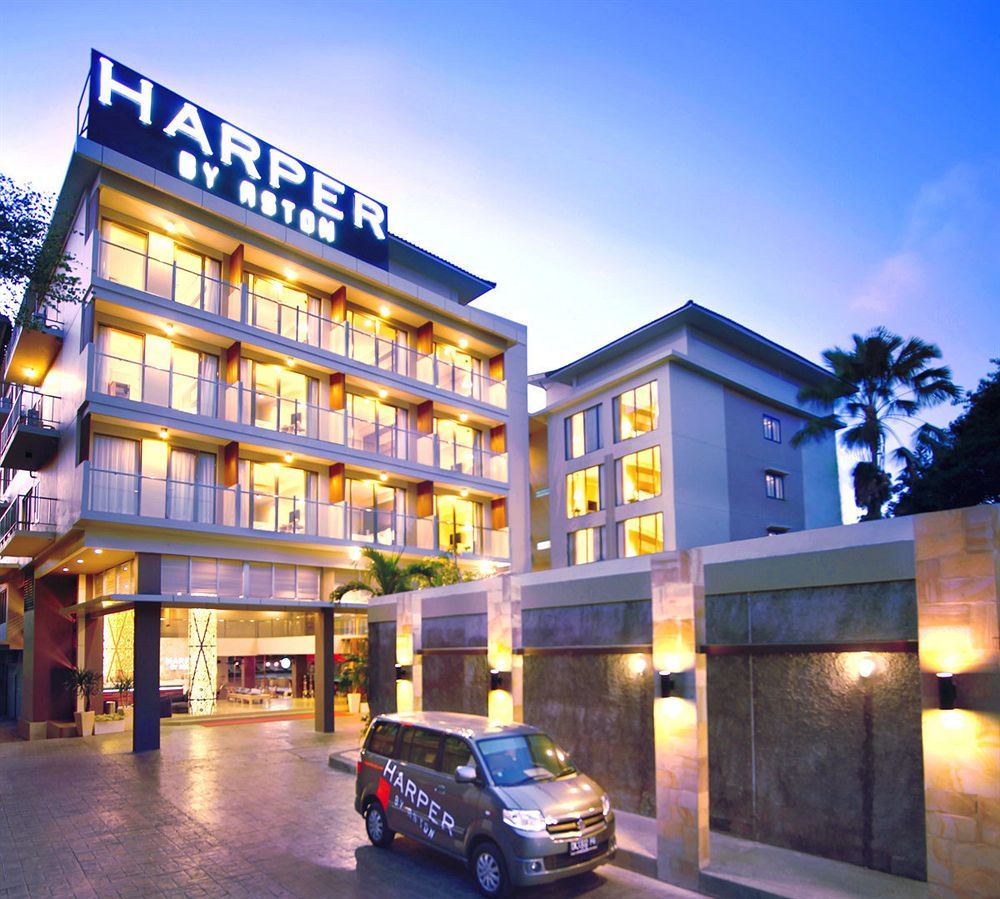 Harper Kuta Hotel By Aston Legian Exterior foto